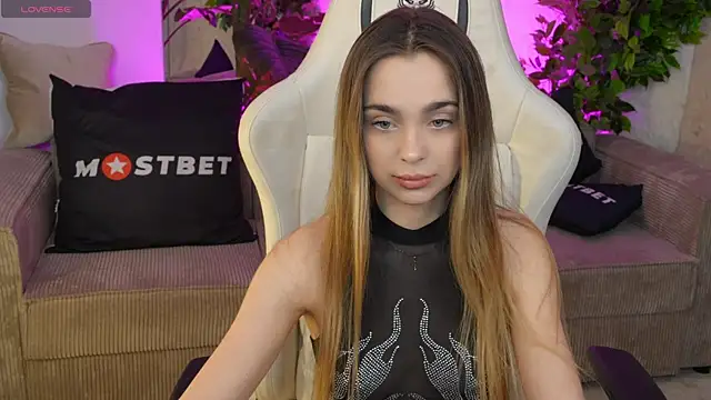 Lana Pulse online show from December 2024 07:42:01 PM