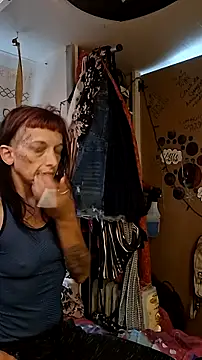 whitetrashdirtyslut online show from June 2026 03:29:01 PM