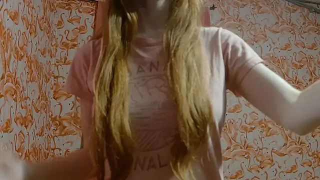 strawberrysmoothie online show from April 2026 01:45:01 AM