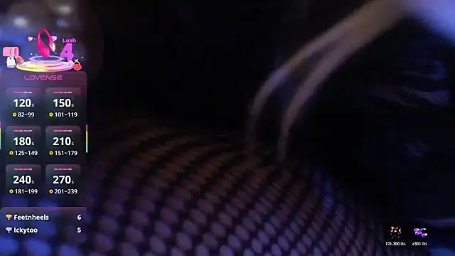LaraReinaDelSol online show from June 2026 09:34:01 AM