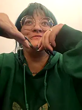 lucky-leah online show from March 2026 04:07:01 AM