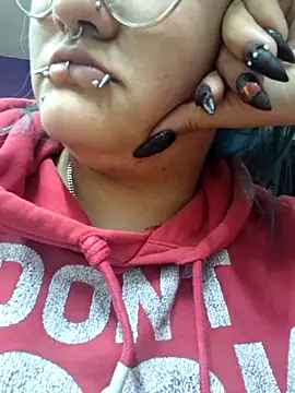 lucky-leah online show from April 2026 03:42:01 AM