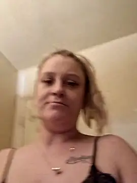 Snapshot of jgodbout2011 chatting on April 2026 05:29:02 AM jgodbout2011 online show from April 2026 05:29:02 AM