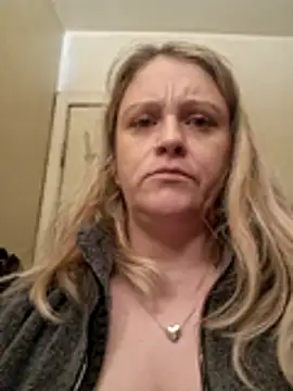 Snapshot of jgodbout2011 chatting on April 2026 07:35:01 AM jgodbout2011 online show from April 2026 07:35:01 AM