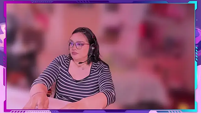 Snapshot of MegariaB chatting on May 2026 04:52:01 AM MegariaB online show from May 2026 04:52:01 AM