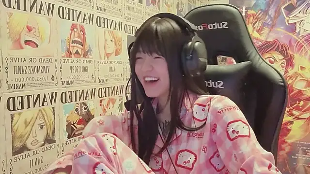 SNAKEgirlQAQ online show from June 2026 05:27:02 PM