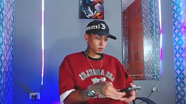 Liam lee online show from April 2026 12:04:01 AM