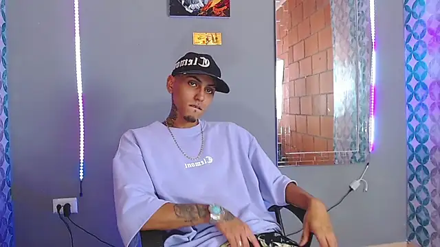 Liam lee online show from April 2026 08:23:01 PM