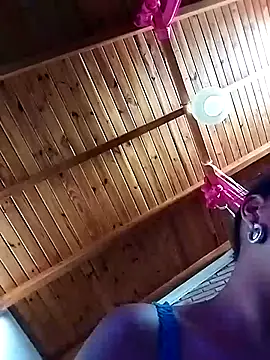 Snapshot of littlebrunett chatting on February 2026 11:36:02 AM littlebrunett online show from February 2026 11:36:02 AM