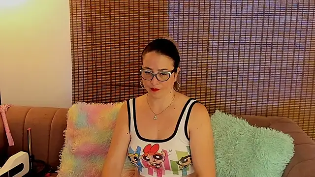 Snapshot of ariana_cross chatting on June 2026 01:06:02 PM ariana cross online show from June 2026 01:06:02 PM