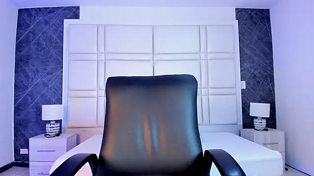 paulina sweett  online show from March 2026 12:39:02 PM