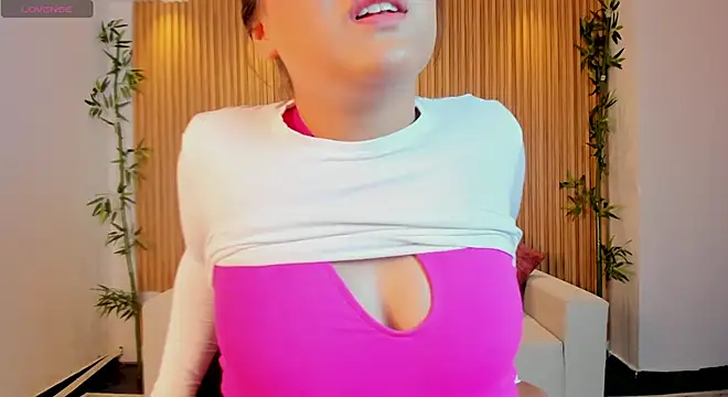 paulina sweett  online show from April 2026 12:31:01 PM