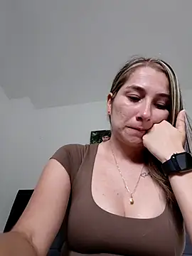 Iris love18 online show from February 2026 08:27:01 PM