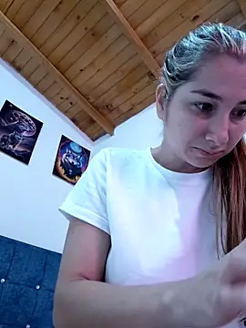 Iris love18 online show from February 2026 01:55:01 PM