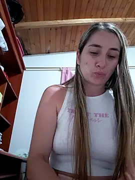 Snapshot of Iris_love18 chatting on June 2026 02:01:01 AM Iris love18 online show from June 2026 02:01:01 AM