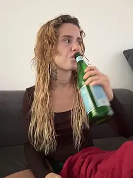 EmiliaCatalina online show from February 2026 07:29:01 PM