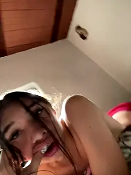 NICOLSKINNY1 online show from October 2025 03:45:02 PM