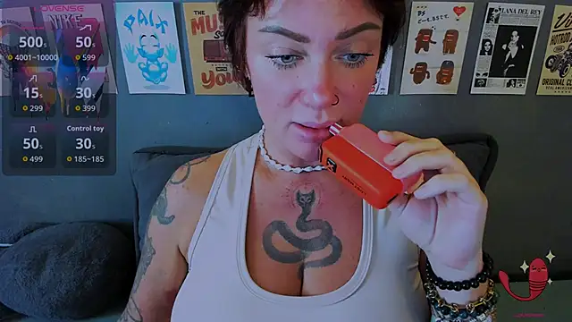 EllieOz online show from June 2026 04:53:02 PM