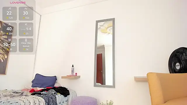 Amina hafsa online show from April 2026 07:07:02 PM