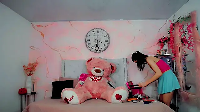 maria camilacms online show from February 2026 06:15:01 PM