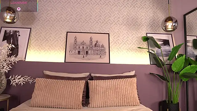 ElleDiane online show from March 2026 12:25:02 AM