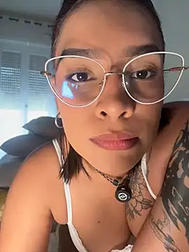 maykka online show from April 2026 12:39:01 PM