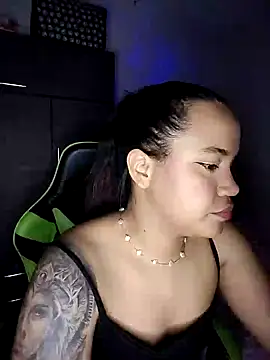 leila 22 online show from February 2025 07:25:01 PM