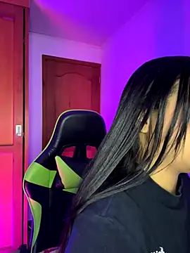 leila 22 online show from November 2025 07:33:02 AM