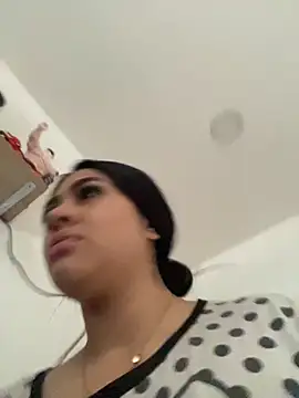 Snapshot of Charlotte_cutee18 chatting on October 2025 03:46:02 PM Charlotte cutee18 online show from October 2025 03:46:02 PM