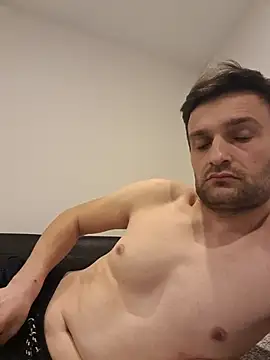 suarez1235 online show from February 2026 08:34:01 PM