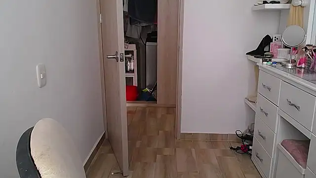 Barbie girl 69 online show from April 2026 05:29:01 PM