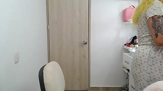Barbie girl 69 online show from May 2026 01:33:02 AM