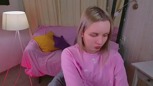 Beatrica Klein online show from March 2026 03:27:01 PM