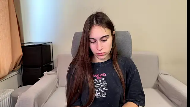 AliceKolltt online show from February 2026 01:59:01 PM