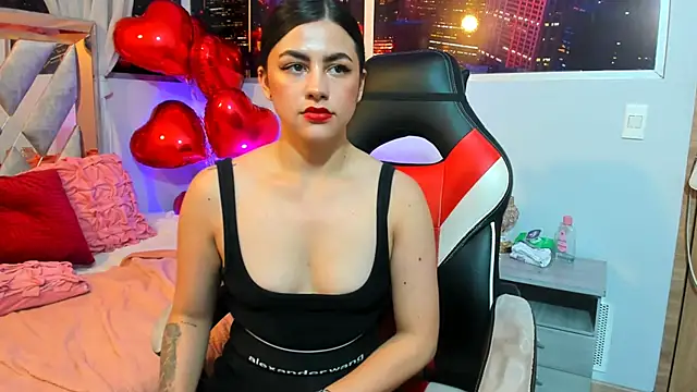 Snapshot of Kendall_Sophy chatting on February 2025 11:37:01 PM Kendall Sophy online show from February 2025 11:37:01 PM
