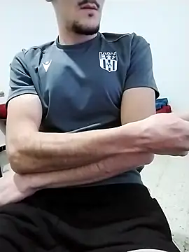 Snapshot of Zoro_23cm chatting on February 2026 10:08:02 PM Zoro 23cm online show from February 2026 10:08:02 PM