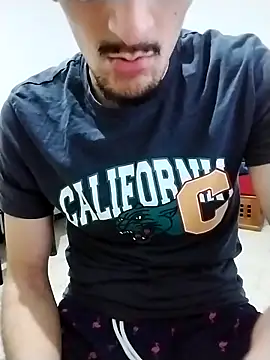 Snapshot of Zoro_23cm chatting on March 2026 11:43:01 PM Zoro 23cm online show from March 2026 11:43:01 PM