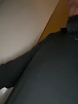 Frank22xx online show from February 2026 09:49:01 PM