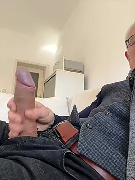 Frank22xx online show from March 2026 12:55:01 PM