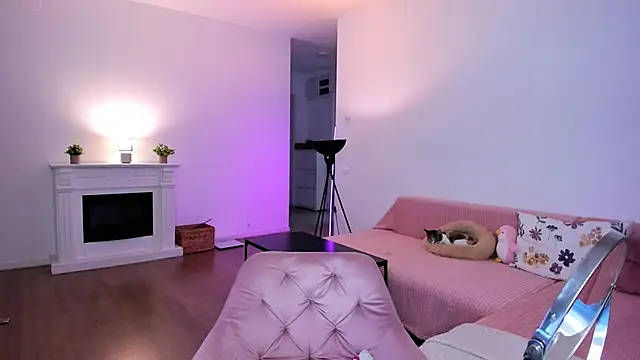 AnysaSmith online show from April 2026 08:20:01 PM