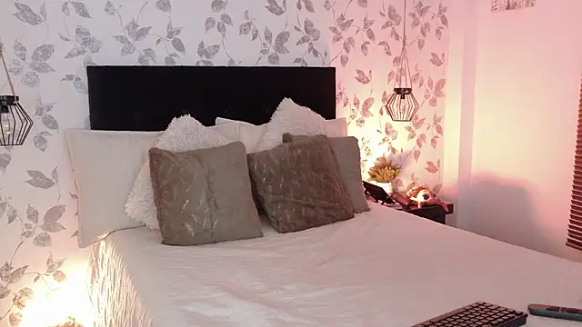 Nathaly-Lopez online show from March 2026 02:12:02 PM