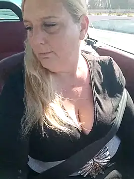 BecciDeluxe online show from February 2026 11:11:01 AM