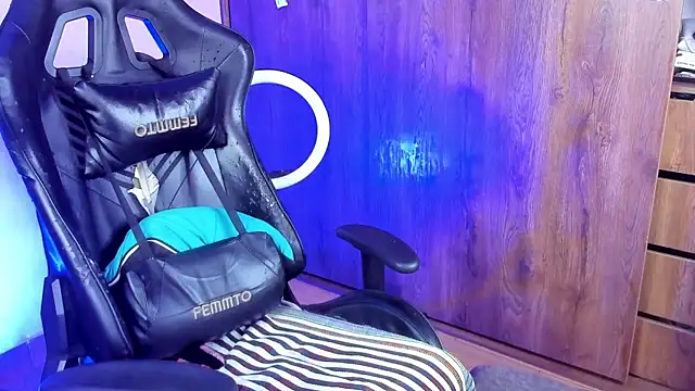 Demian cute18 online show from April 2026 08:42:02 PM