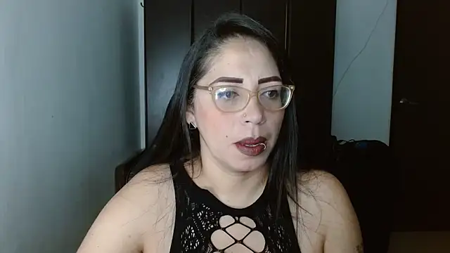 natashasmithe online show from February 2025 01:01:01 PM