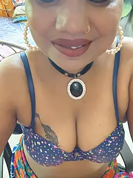 Snapshot of YR-SHIVANI chatting on June 2026 06:39:01 AM YR-SHIVANI online show from June 2026 06:39:01 AM