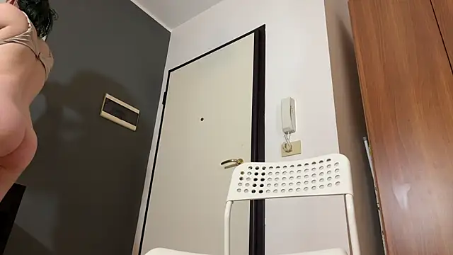 Monicbabe online show from April 2026 02:13:02 PM