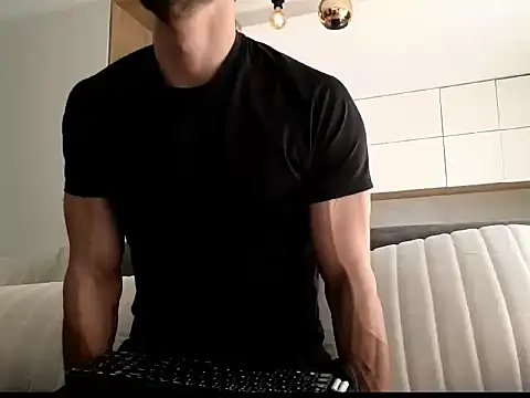 Phantom Bigger1 online show from December 2025 02:34:01 PM