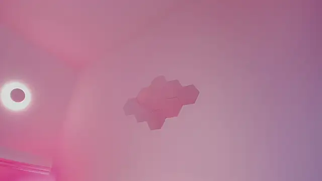 sarah-bonneth online show from April 2026 11:42:02 AM