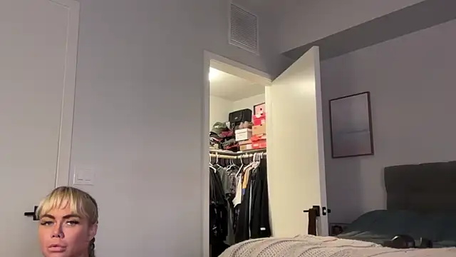 ElenaErickson online show from April 2026 02:28:01 AM