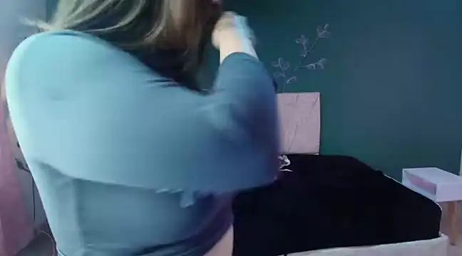 Snapshot of MariamCute_ chatting on February 2025 10:09:02 PM MariamCute online show from February 2025 10:09:02 PM